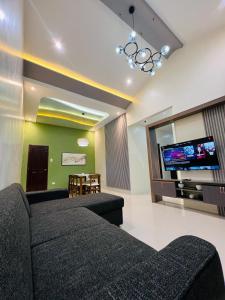 Φωτογραφία από το άλμπουμ του Stylish 3BR Residence - Smart Bath - Cozy Vibes σε Lagao III