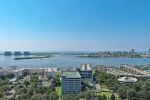 Nespecifikovaný výhled na destinaci Orange Beach nebo výhled na město při pohledu z apartmánu