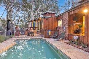 Swimmingpoolen hos eller tæt på The Treehouse + 33 billeder