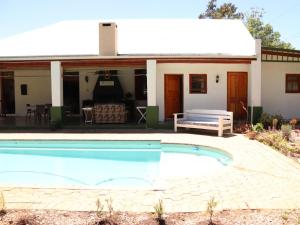 Πισίνα στο ή κοντά στο Emma's Place +9 φωτογραφίες