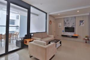 Μια τηλεόραση ή/και κέντρο ψυχαγωγίας στο Căn hộ OASKY ngay Tháp Tam Thắng