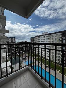 Πισίνα στο ή κοντά στο I Simple & Stylish 1BR Living