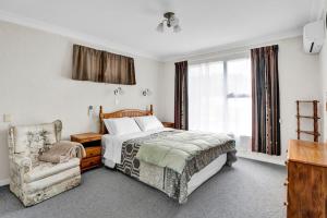 Φωτογραφία από το άλμπουμ του No 1 Beachfront Holiday Home σε Νιου Πλύμουθ