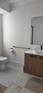 Ένα μπάνιο στο Comfortable Getaway for Families groups