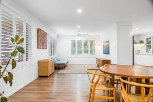 Χώρος καθιστικού στο Cedar Beach House