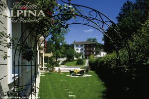 Zahrada ubytování Hotel Alpina