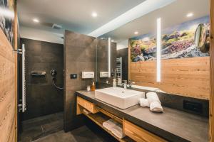 Kúpeľňa v ubytovaní Dolasilla Mountain Panoramic Wellness Hotel