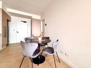 Φωτογραφία από το άλμπουμ του M-City Cozy Cloud Apartment Monash & Hospitable σε Clayton North