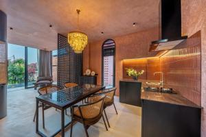 Kuchyň nebo kuchyňský kout v ubytování Fengshui-5 Chic 1BR Villa in Ungasan Private Pool & Patio + 11 fotografií