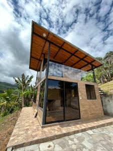 Το κτήριο όπου στεγάζεται  το κάμπινγκ +23 φωτογραφίες