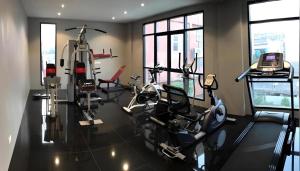 Γυμναστήριο ή/και όργανα γυμναστικής στο Sans Hotel