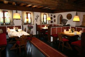 ห้องอาหารหรือที่รับประทานอาหารของ Hotel Brauereigasthof Landwehr-Bräu