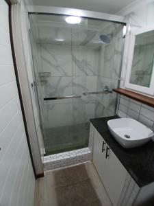 Ένα μπάνιο στο Quirky Tiny House