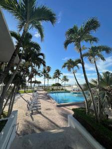 Hồ bơi trong/gần Casablanca Beachfront with full kitchen +3 ảnh