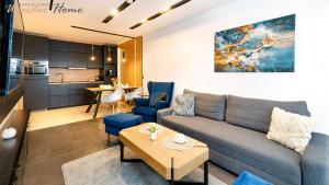 Nhà bếp/bếp nhỏ tại Wonder Home - Apartamenty blisko wyciągów Ski Arena, parku wodnego, restauracji, Kościółka Wang