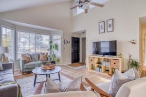 Μια τηλεόραση ή/και κέντρο ψυχαγωγίας στο Coastal Charm