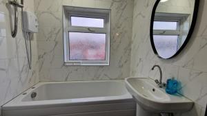 Koupelna v ubytování Nice Living Serviced Accommodations Birmingham 2