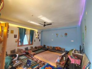 Χώρος καθιστικού στο Brother's in Mountains +15 φωτογραφίες