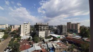 Nespecifikovaný výhled na destinaci Bahir Dar nebo výhled na město při pohledu z hotelu