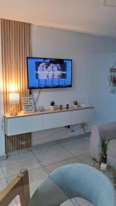 Μια τηλεόραση ή/και κέντρο ψυχαγωγίας στο Relax Department