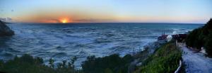 Blick auf den Ozean mit Sonnenuntergang im Hintergrund in der Unterkunft Casa Masseria Le Ville in Peschici