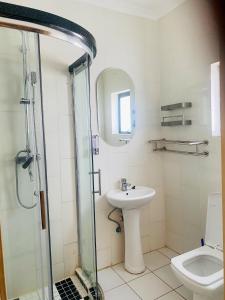 Ванная комната в D'Villa Guesthouse Airport Junction