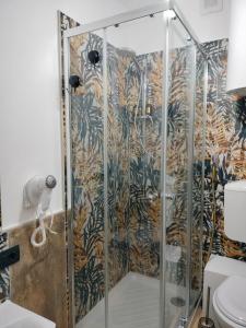 Phòng tắm tại GLI ELEMENTI Affittacamere Pieve Emanuele - HUMANITAS, IEO, MILANO CENTRO E FORUM ASSAGO +42 ảnh