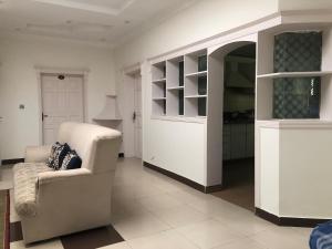 Χώρος καθιστικού στο Bahria Luxe Residence Phase 5