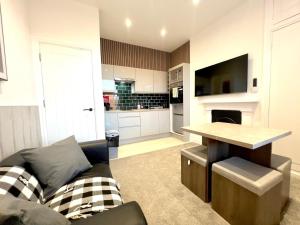 Η κουζίνα ή μικρή κουζίνα στο Yastayzzz at Brand New Apartment 3 Worcester House & Free Parking