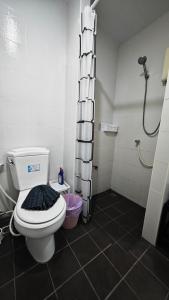 Phòng tắm tại Apartments Kata Beach view garden +12 ảnh