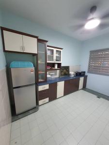 Η κουζίνα ή μικρή κουζίνα στο Comfy and Cosy Place for Muslims