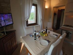 Nápoje v ubytování Modern holiday home in Foligno - Loc with pool