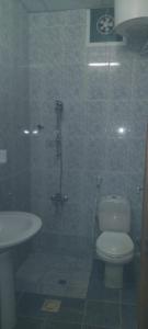 Ένα μπάνιο στο HOUSE IN AL AIN - 4