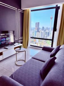 Μια τηλεόραση ή/και κέντρο ψυχαγωγίας στο Premium Suite At Axon Residence By Apple Home