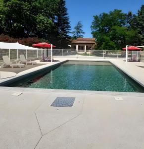 Hồ bơi trong/gần La Ferme Des Rosières - Chambres