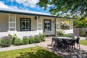 Κήπος έξω από το McDougall Cottage