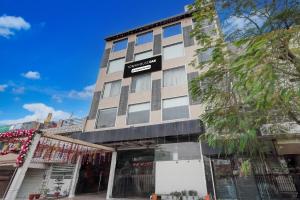 Το κτήριο όπου στεγάζεται  το ξενοδοχείο +25 φωτογραφίες