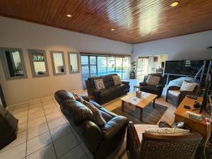 Χώρος καθιστικού στο Family Home with Big Garden & Jacuzzi