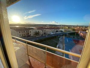 Μπαλκόνι ή βεράντα στο L'écume d'or, 2-bedroom apartment Sea and Lake view +5 φωτογραφίες