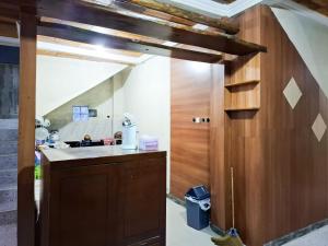 Φωτογραφία από το άλμπουμ του Amore Guesthouse Syariah Mitra RedDoorz σε Garung