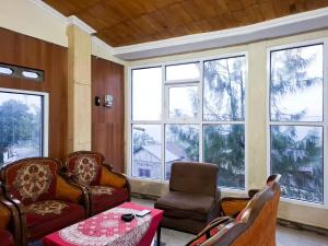 Φωτογραφία από το άλμπουμ του Amore Guesthouse Syariah Mitra RedDoorz σε Garung