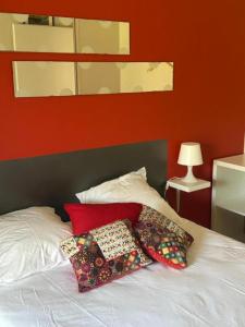 Ένα ή περισσότερα κρεβάτια σε δωμάτιο στο Chambre - Joubarbe