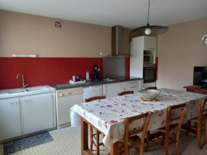 Η κουζίνα ή μικρή κουζίνα στο Maison cosy et agreable