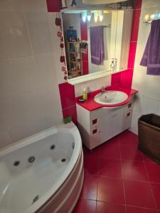 Koupelna v ubytování Raisa House + 7 fotografií