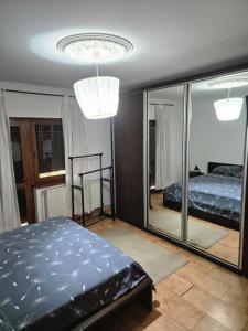 Postel nebo postele na pokoji v ubytování Raisa House