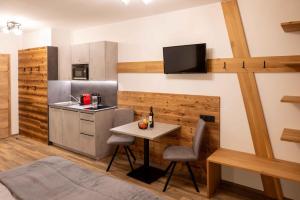 Nhà bếp/bếp nhỏ tại Gästehaus Kreischberg - Mayer