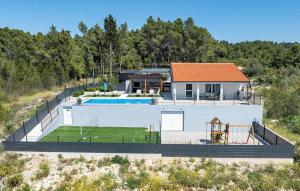 Swimmingpoolen hos eller tæt på Villa Antea by Villas Guide