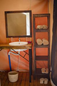 Ένα μπάνιο στο Maisha Serengeti Camps +25 φωτογραφίες