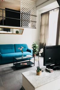 Μια τηλεόραση ή/και κέντρο ψυχαγωγίας στο Trevi Luxury Loft - Modern Design 1 Minute from Trevi Fountain +45 φωτογραφίες