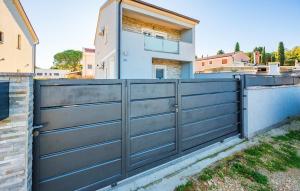 Το κτήριο όπου στεγάζεται  το διαμέρισμα